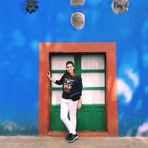 Meet your Posher, Manar